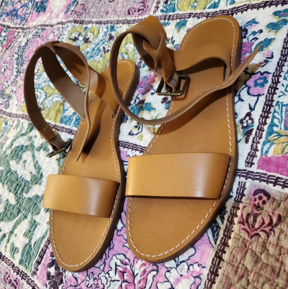 Sandals - Picture 3 of 4
